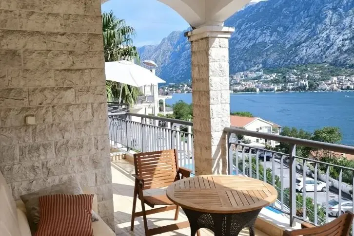 Sale, two bedroom apartment, 76m², Muo, Kotor