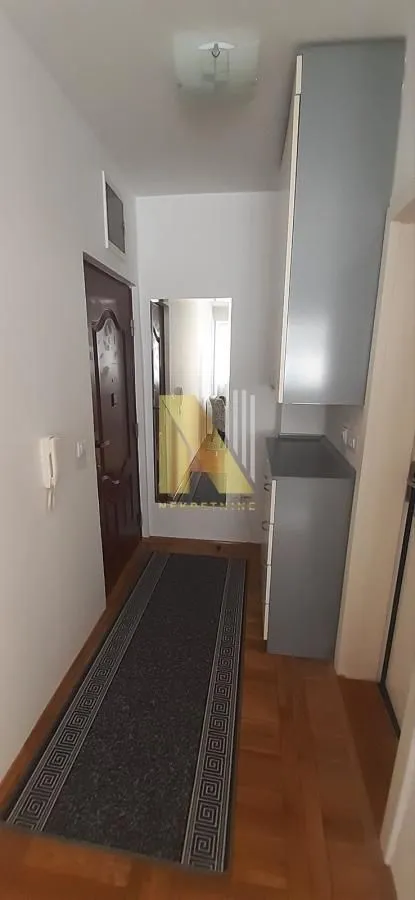 Izdavanje, dvosoban stan, 34m², Socijalno, Novi Sad Sve Podlokacije