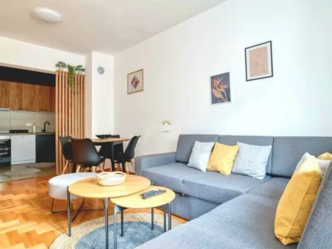 Izdavanje, dvosoban stan, 72m2, Dubovica, Budva Izdavanje, dvosoban stan, 72m2, Dubovica, Budva