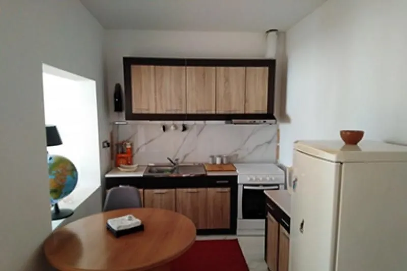 Izdavanje, četvorosoban stan, 118m², Savski Venac, Beograd