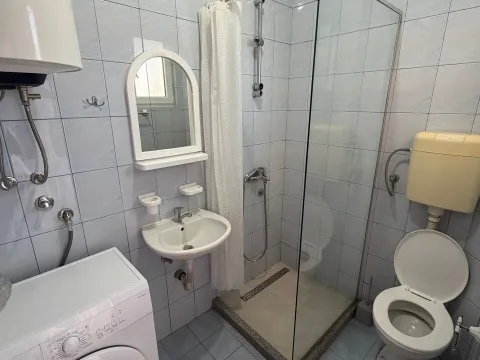 Izdavanje, jednosoban stan, 45m², Zlatica, Podgorica - image 8