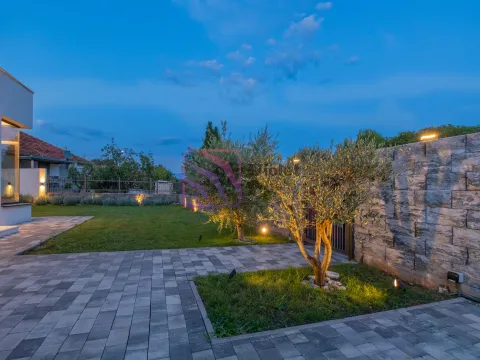 Rent, house, 180m², Gornja Gorica, Podgorica - image 32