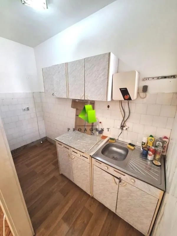 Rent, office space, 66m², Medijana, Niš