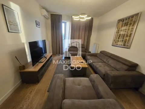 Izdavanje, trosoban stan, 80m², Savski Venac, Beograd - image 2