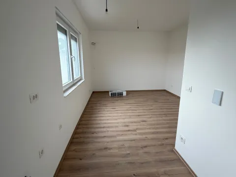 Sale, one bedroom apartment, 33m², Velika Plaža, Ulcinj - image 3