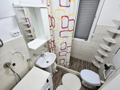 Rent, two bedroom apartment, 104m², Tološi, Podgorica - image 18