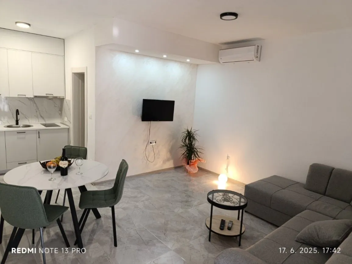 Stan-na-dan, jednosoban stan, 42m², Mažina, Tivat