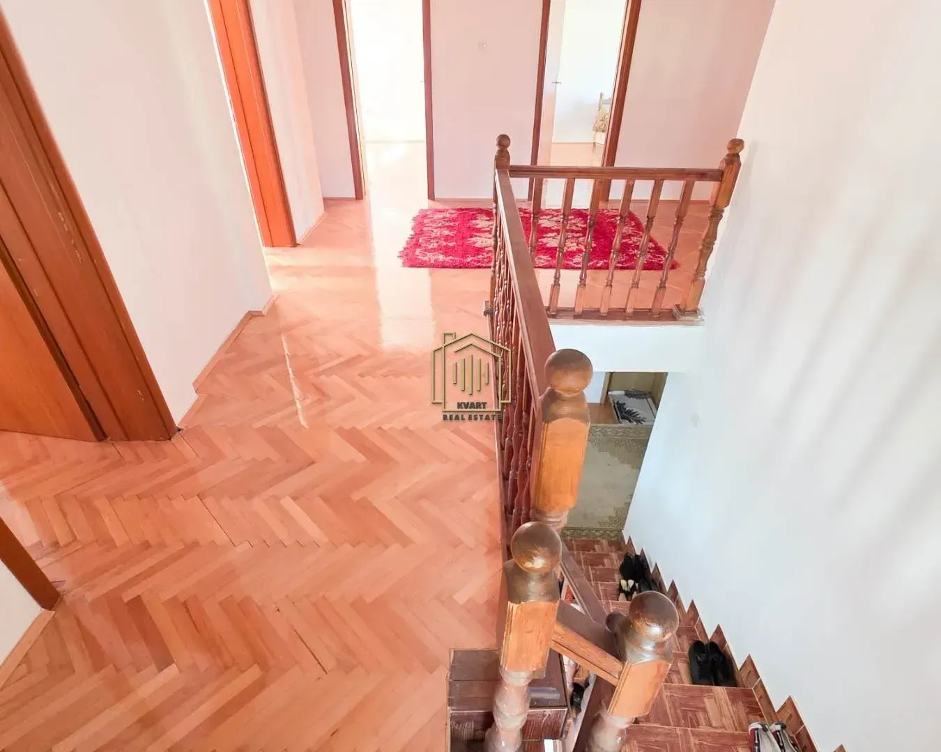 Prodaja, kuća, 350m², Zlatica, Podgorica