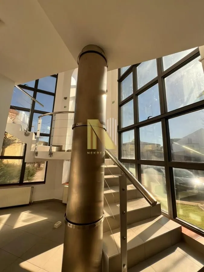 Rent, office space, 780m², Novo naselje, Novi Sad