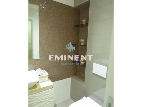 Izdavanje, trosoban stan, 70m², Uciteljsko Naselje, Zvezdara Sve Podlokacije - image 12