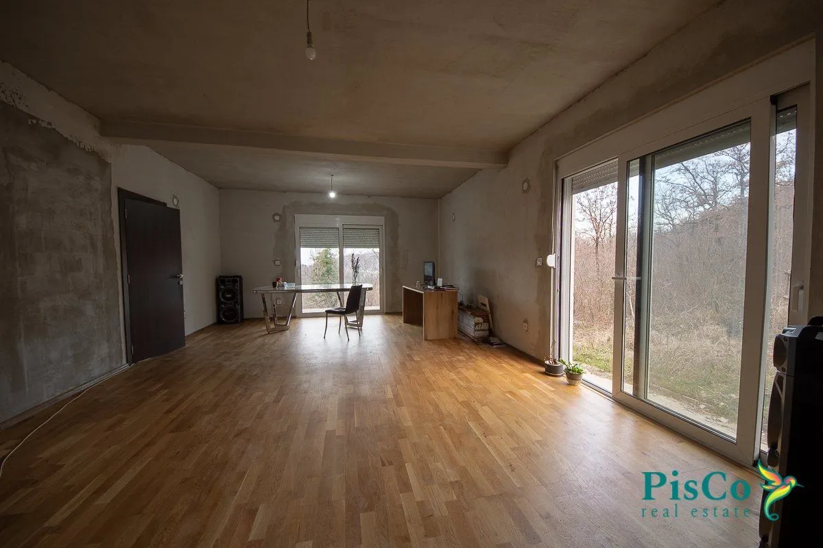 Sale, house, 300m², Bar, Crna Gora