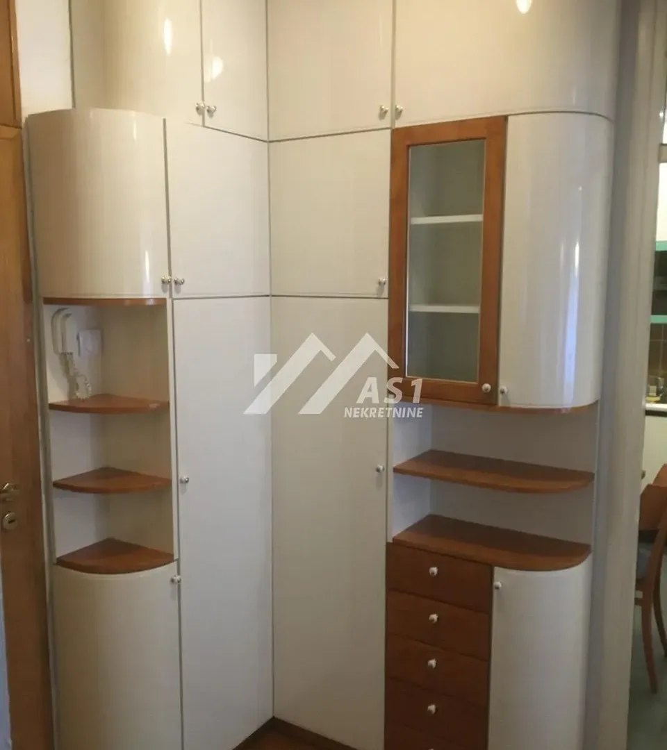 Izdavanje, trosoban stan, 83m², Liman 2, Novi Sad Sve Podlokacije