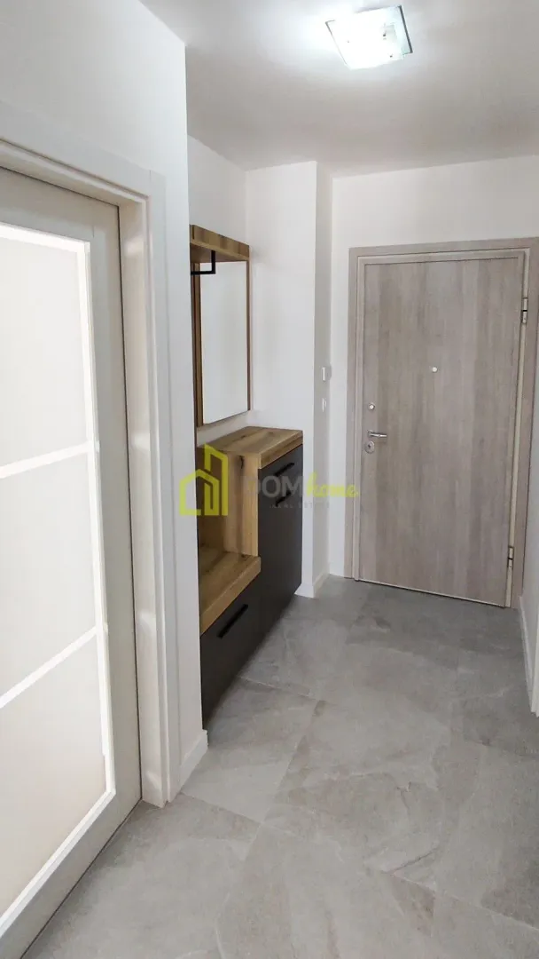 Izdavanje, jednosoban stan, 49m², Central Point, Podgorica