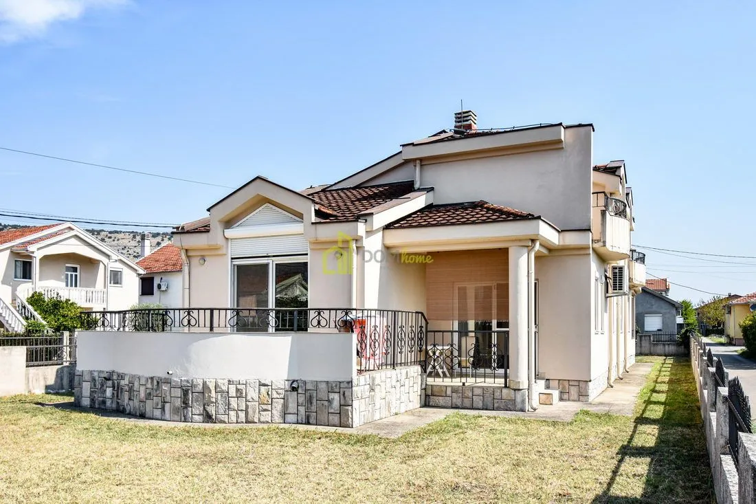Izdavanje, kuća, 185m², Tološi, Podgorica