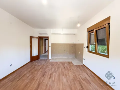 Izdavanje, poslovni prostor, 45m², Zagorič, Podgorica - image 6
