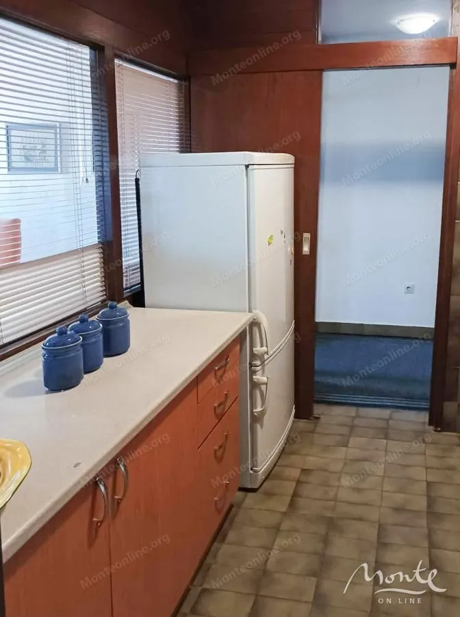 Prodaja, dvosoban stan, 76m², Blok 5, Podgorica