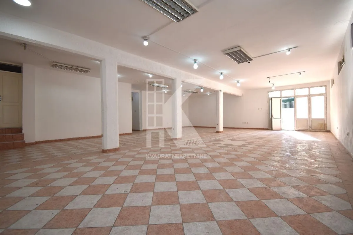 Izdavanje, poslovni prostor, 300m², Zagorič, Podgorica