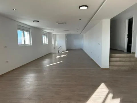 Izdavanje, poslovni prostor, 230m², Centar, Niš - image 17