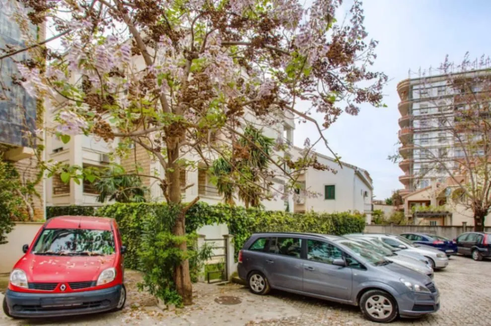 Prodaja, dvosoban stan, 65m², Centar, Budva