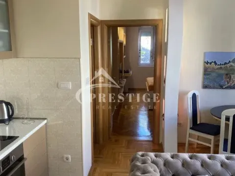 Izdavanje, dvosoban stan, 68m², Centar, Podgorica - image 10