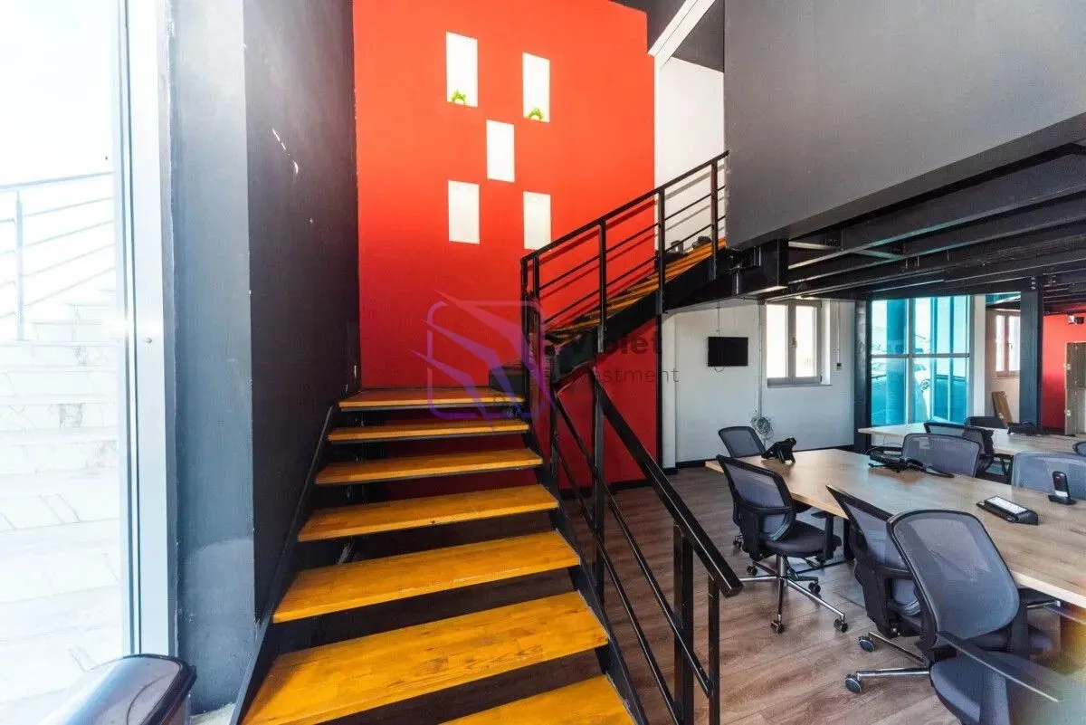 Rent, office space, 705m², Golubovci, Podgorica