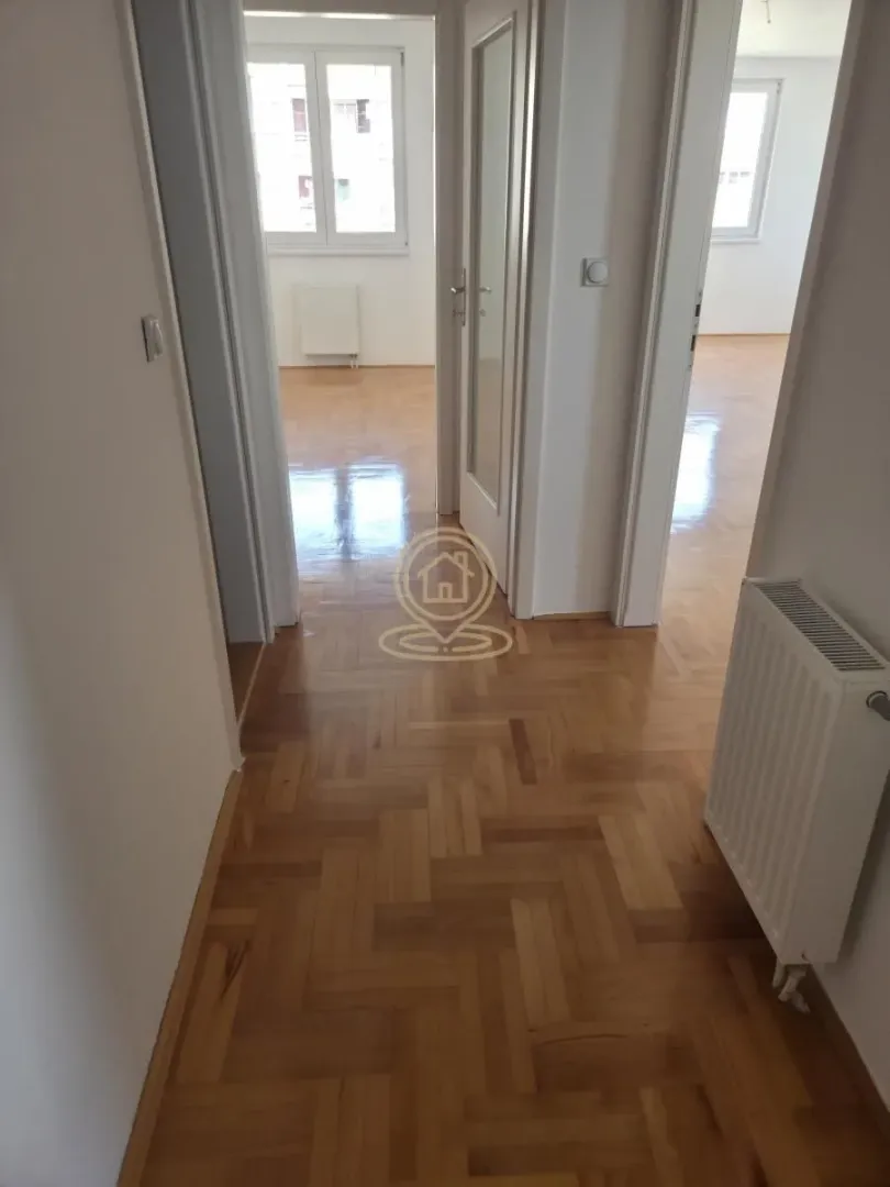 Sale, three bedroom apartment, 79m², Medijana, Niš