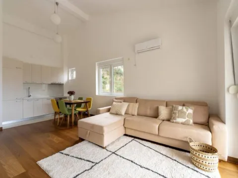 Prodaja, dvosoban stan, 60m², Pržno, Budva