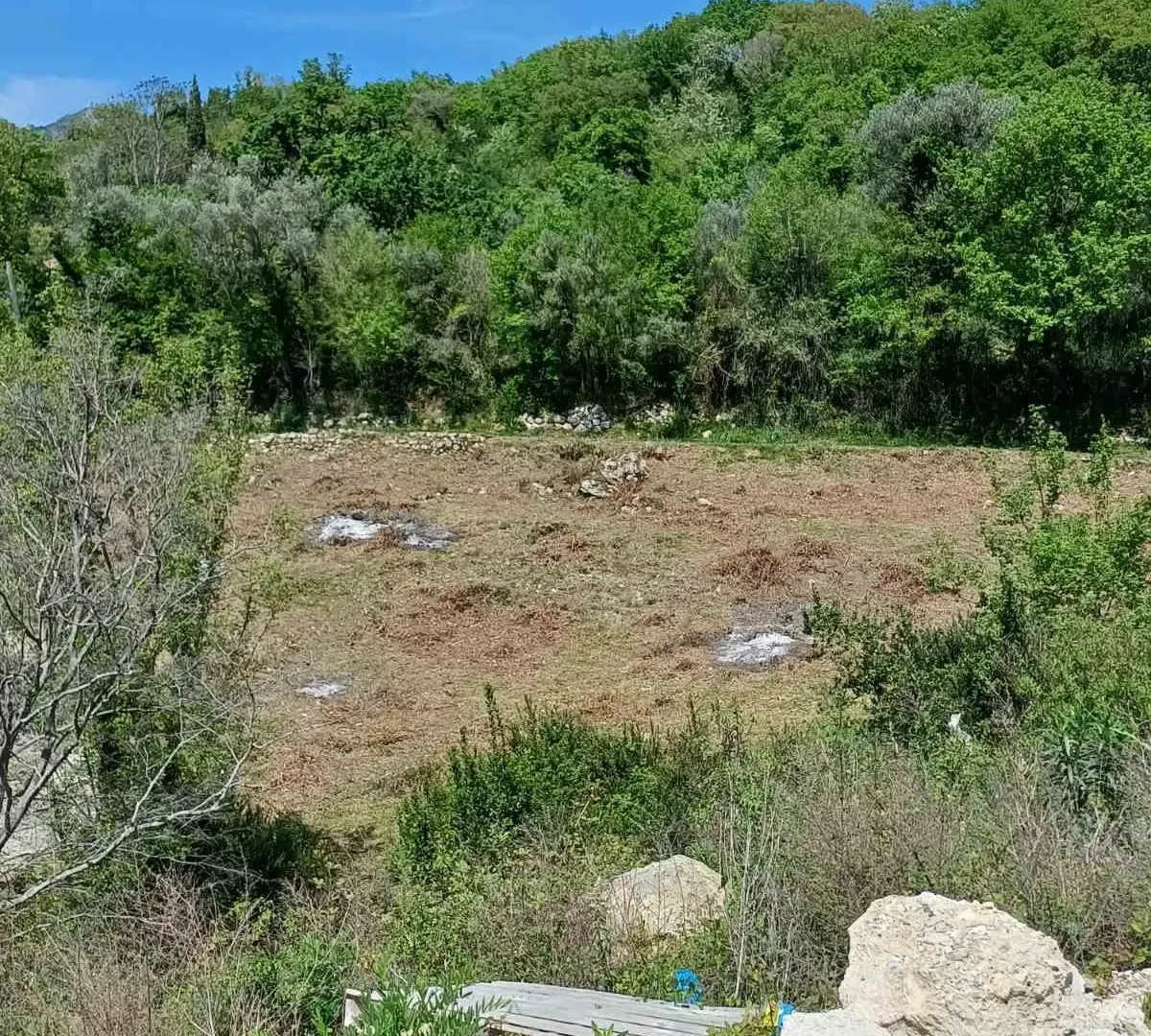 Prodaja, plac, 1070m², Kotor, Crna Gora