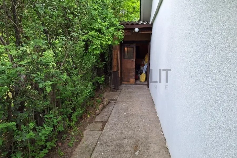 Sale, house, 51m², Voždovac Sve Podlokacije, Beograd