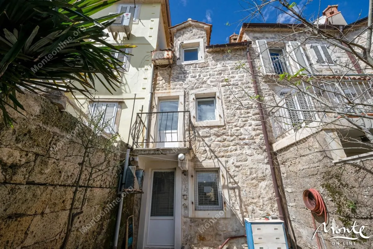 Sale, house, 91m², Stari Grad, Budva