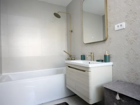 Izdavanje, dvosoban stan, 73m², Centar, Tivat - image 4