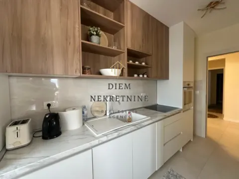 Izdavanje, trosoban stan, 95m², Central Point, Podgorica - image 11