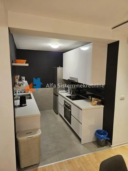 Izdavanje, trosoban stan, 70m², Stari Grad, Beograd