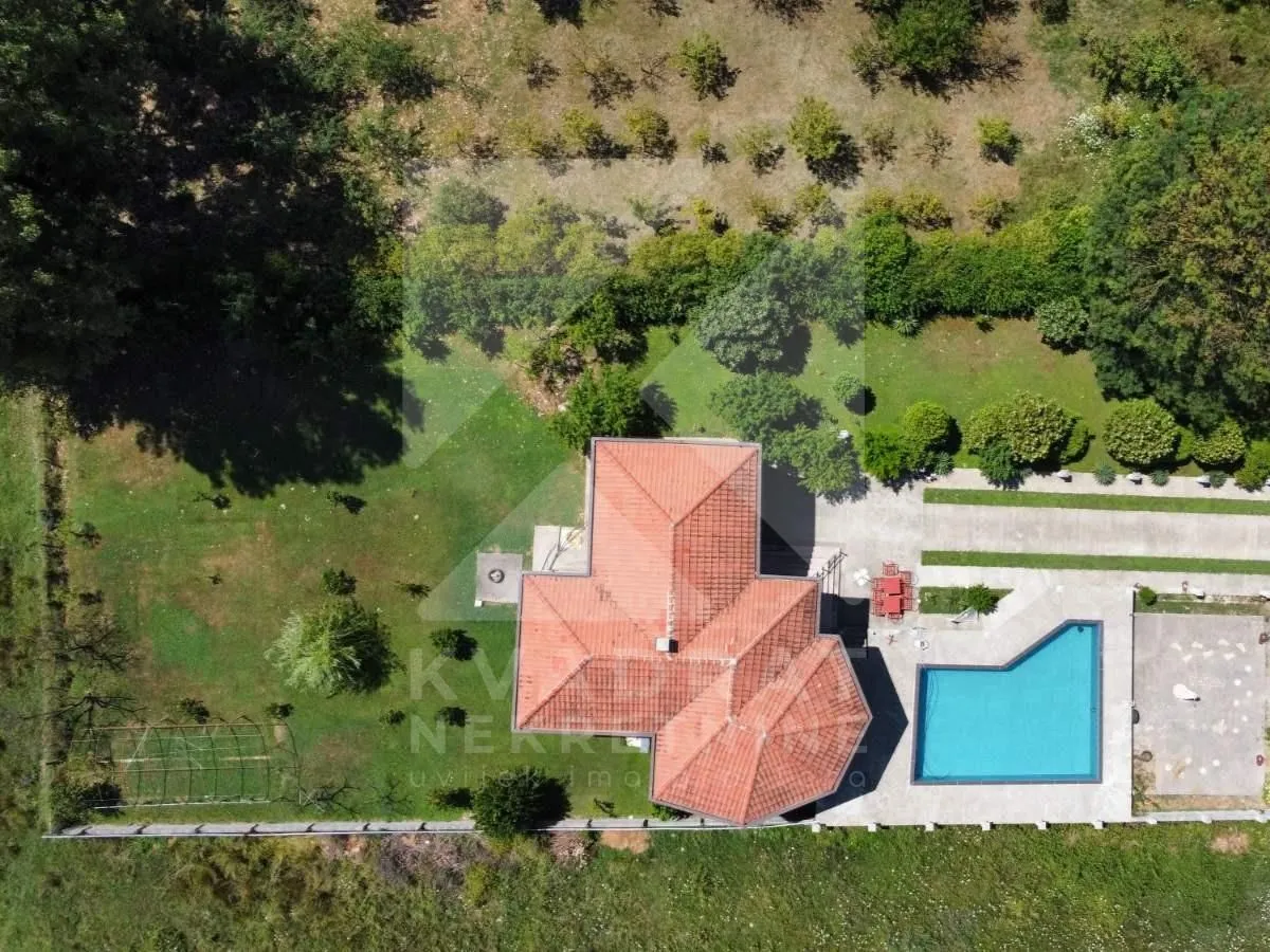 Prodaja, kuća, 350m², Kosić, Danilovgrad