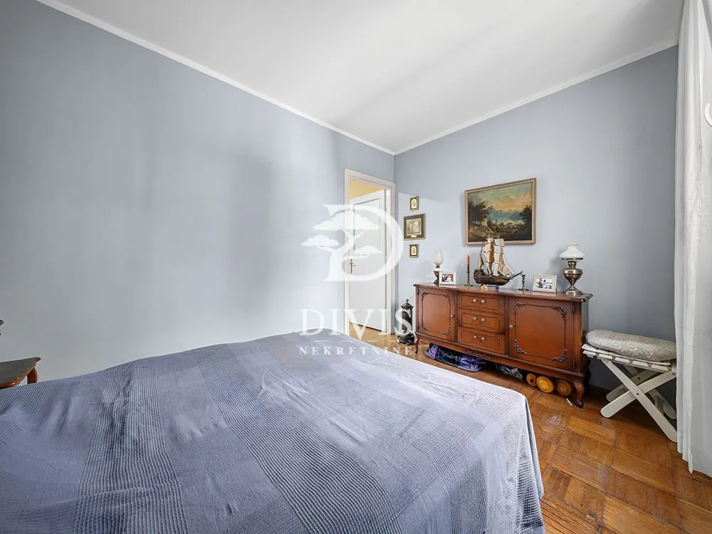 Prodaja, četvorosoban stan, 69m², Profesorska Kolonija, Palilula Sve Podlokacije