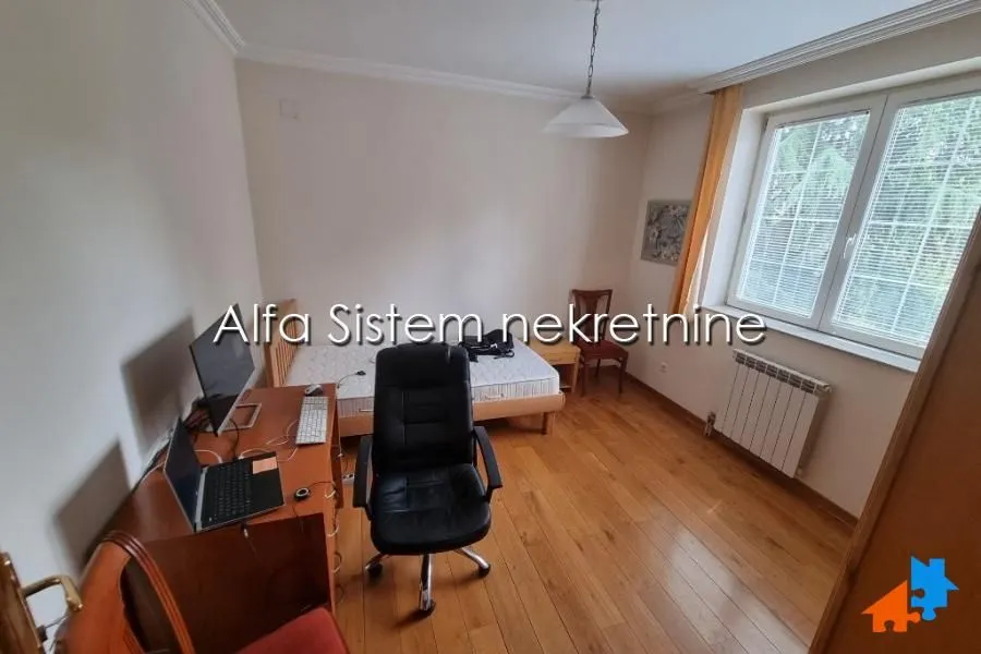 Rent, four bedroom apartment, 120m², Savski Venac, Beograd