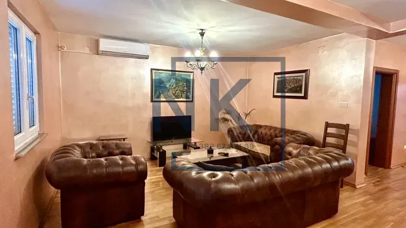 Izdavanje, kuća, 220m², Konik, Podgorica