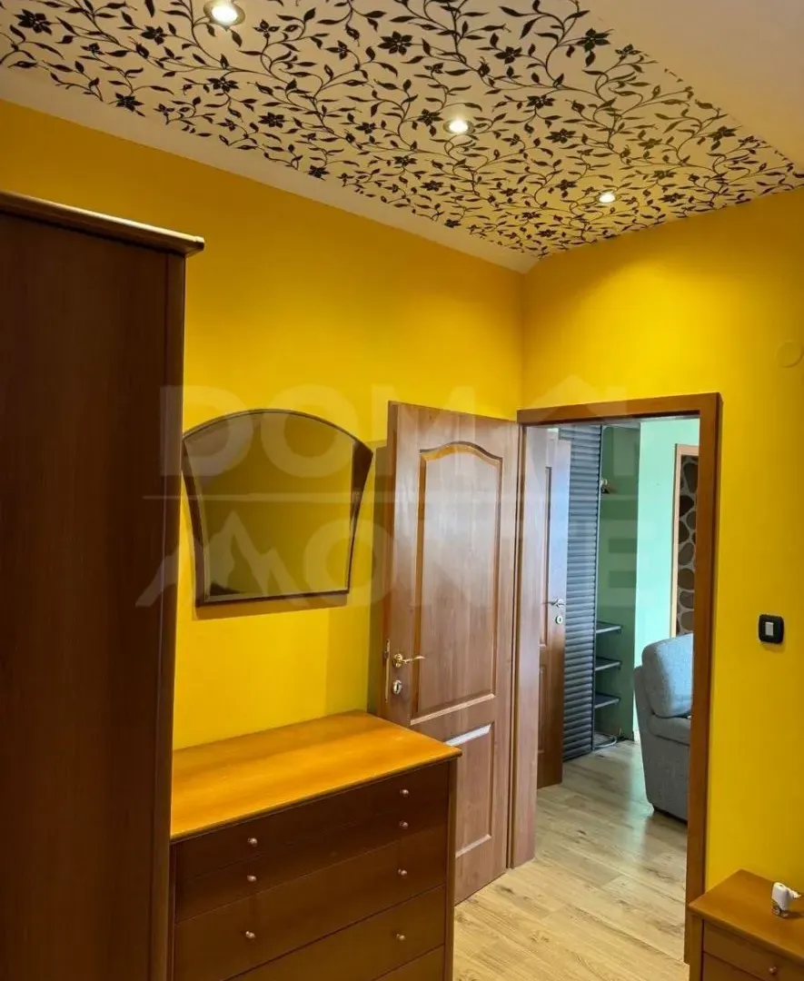 Izdavanje, dvosoban stan, 67m², Tivat, Crna Gora