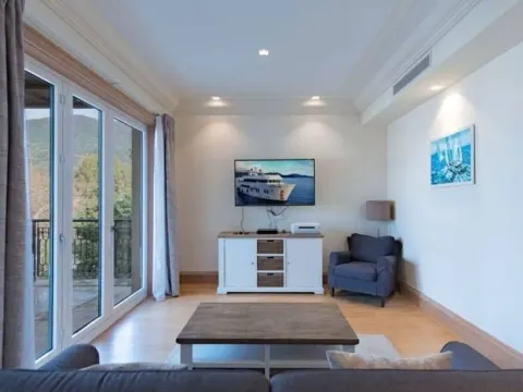 Prodaja, jednosoban stan, 77m², Porto Montenegro, Tivat - image 8