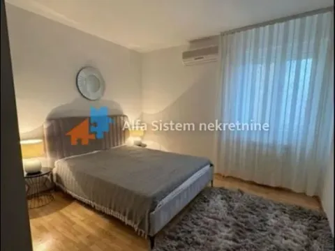 Izdavanje, četvorosoban stan, 120m², Savski Venac, Beograd - image 7