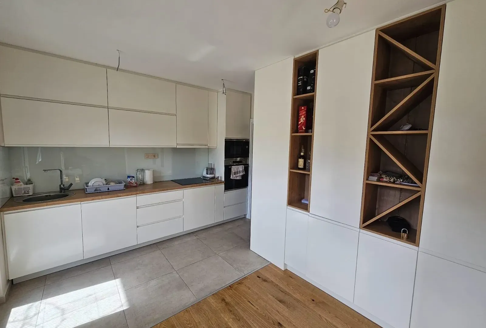 Rent, two bedroom apartment, 80m², Dobrota, Kotor