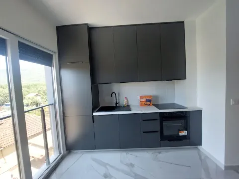 Izdavanje, dvosoban stan, 70m², Radanovići, Kotor - image 11