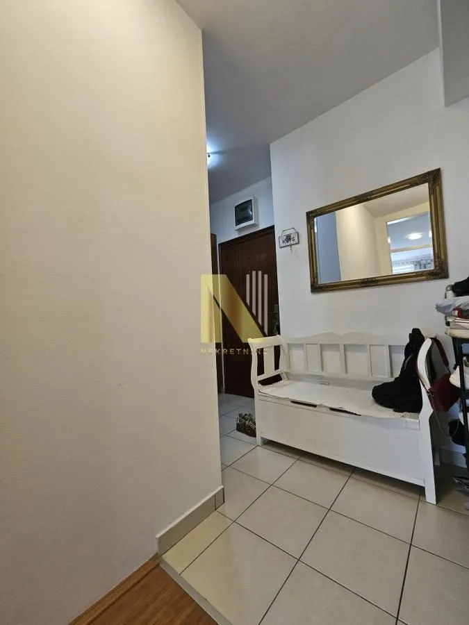 Prodaja, dvosoban stan, 54m², Bulevar Oslobodjenja, Novi Sad Sve Podlokacije