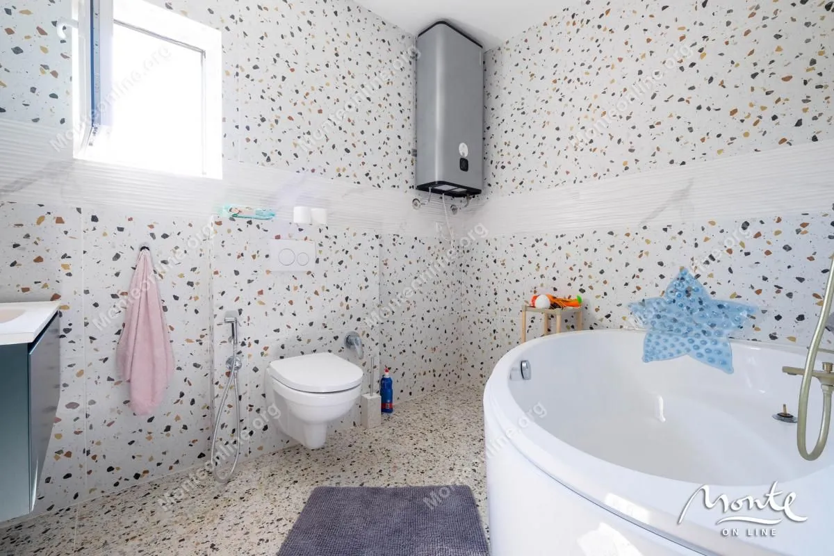 Prodaja, kuća, 270m², Baošići, Herceg Novi