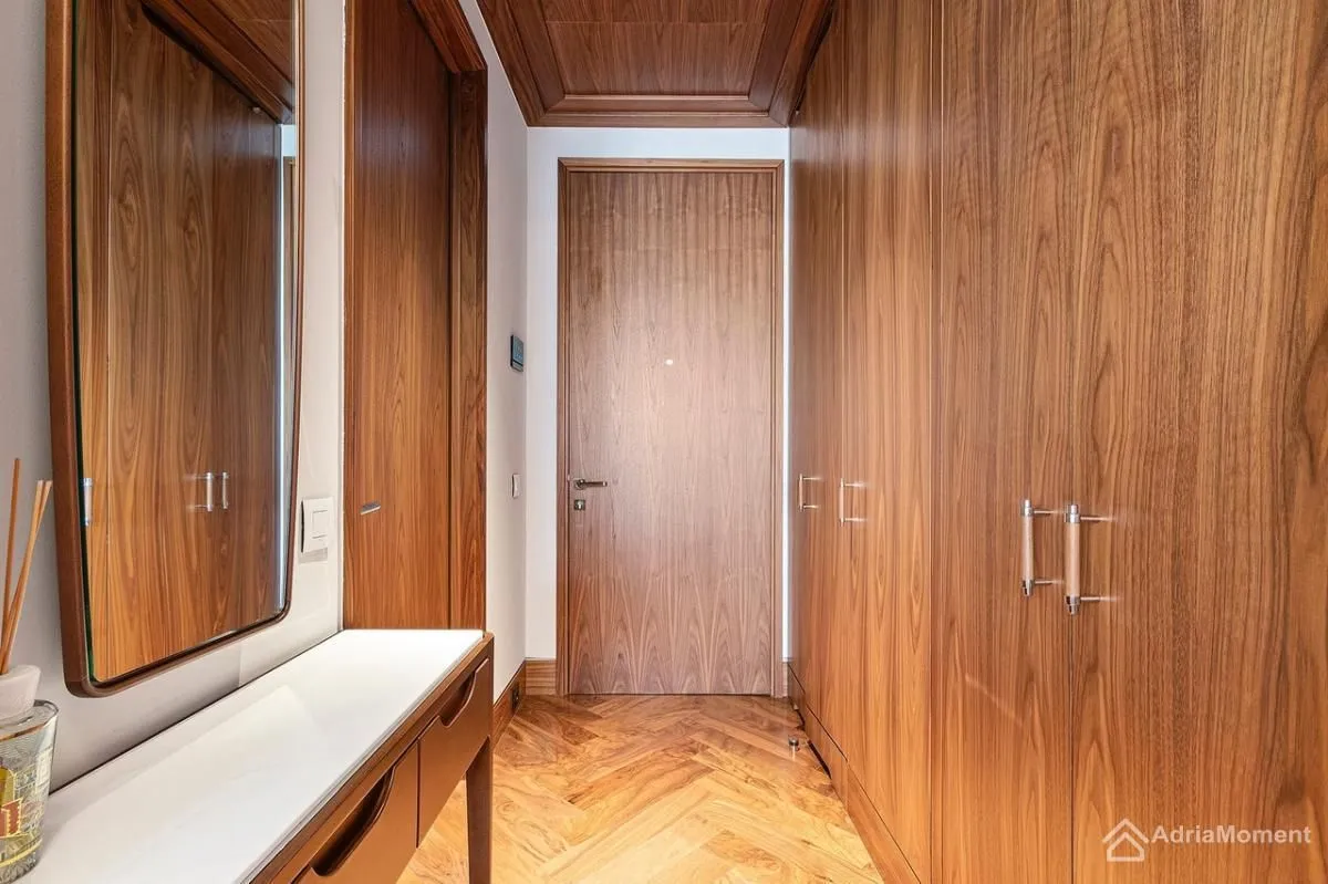 Sale, two bedroom apartment, 185m², Porto Montenegro, Tivat