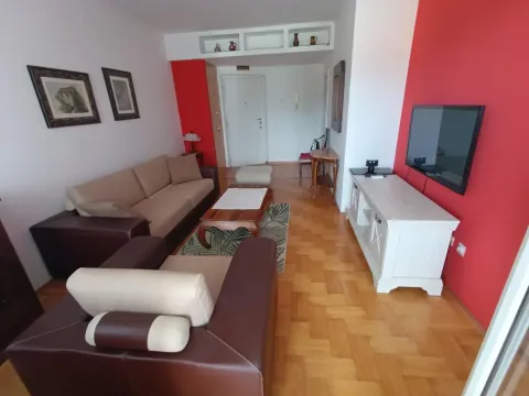 Izdavanje, dvosoban stan, 65m², Centar, Podgorica - image 5