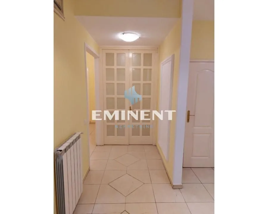 Rent, three bedroom apartment, 70m², Stari Grad, Beograd