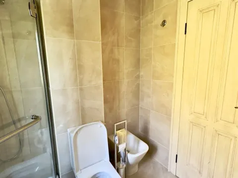 Izdavanje, kuća, 176m², Lastva Grbaljska, Kotor - image 20