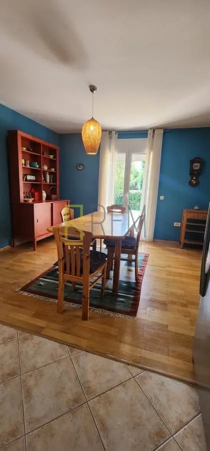 Prodaja, kuća, 180m², Tološi, Podgorica