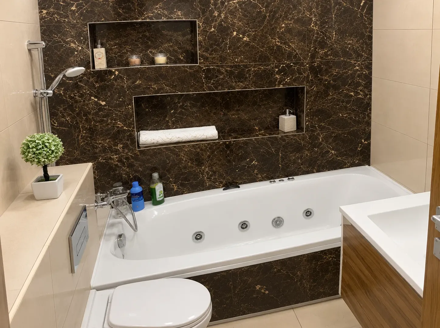 Rent, one bedroom apartment, 45m², Krivi Most, Podgorica